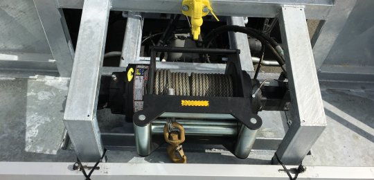 15 tonne hydraulic winch installed on the arm with control by control panel or radio control