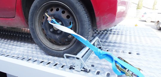 A special lashing strap for light vehicle with 1 buckle, 1 hook and 1 ratchet 1200x35mm